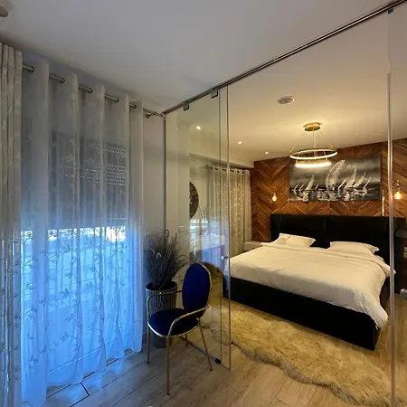 Deluxe Apartament Boulevard Apartment Tirana